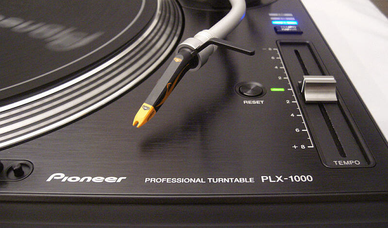 Pioneer PLX 1000 Turntable