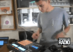 Video: DJ Rafik rockt eine kurze Routine mit Native Instruments Maschine