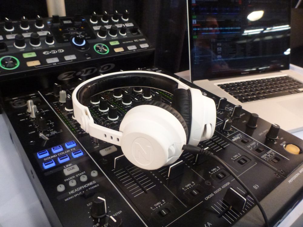 Zomo HD-2500 DJ-Kopfhörer, NAMM 2012