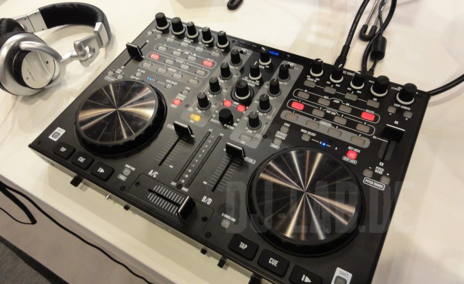 Stanton DJC.4 - 2-Deck Controller für Virtual DJ, Musikmesse 2012Stanton DJC.4 - 2-Deck Controller for Virtual DJ, Musikmesse 2012