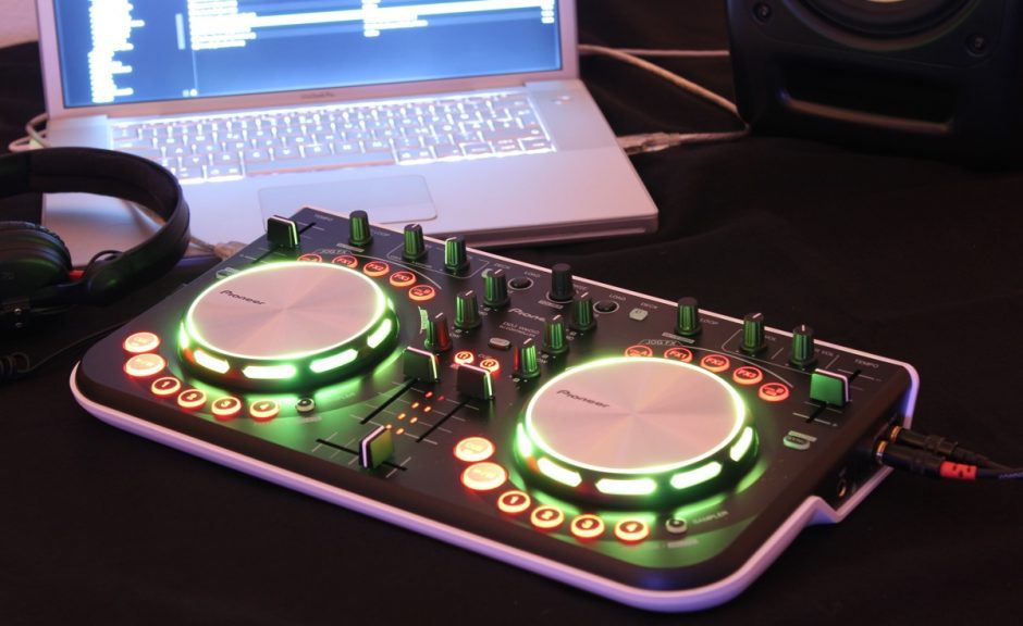 Test: Pioneer DDJ-WEGO DJ-ControllerReview: Pioneer DDJ-WEGO DJ-Controller