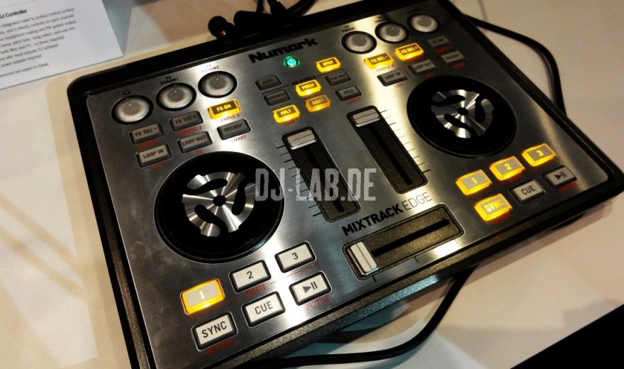 Numark Mixtrack Edge - DJ-Controller im Tablet-PC Format, Musikmesse 2013Numark Mixtrack Edge - DJ-Controller im Tablet-PC Format, Musikmesse 2013
