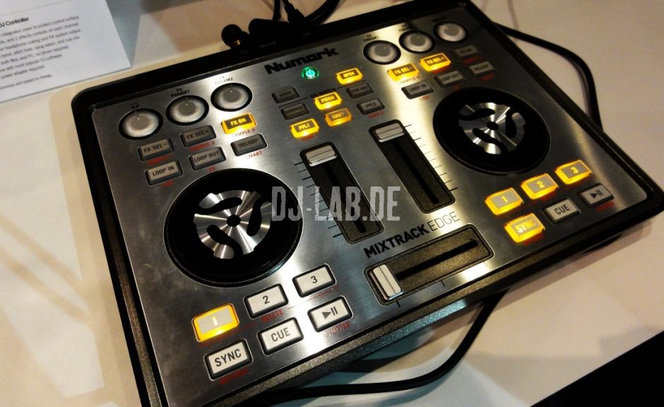 Numark Mixtrack Edge - DJ-Controller im Tablet-PC Format, Musikmesse 2013Numark Mixtrack Edge - DJ-Controller im Tablet-PC Format, Musikmesse 2013