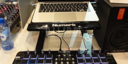 Numark Mixtrack Quad: 4-Deck Controller für Virtual DJ, Musikmesse 2013Numark Mixtrack Quad: 4-Deck Controller for Virtual DJ, Musikmesse 2013