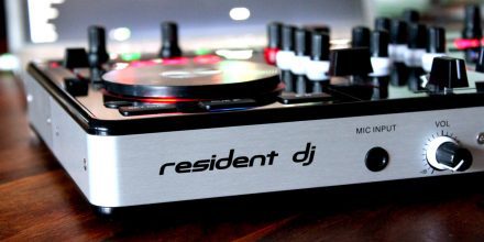 Test: Resident DJ Kontrol 3 - 2-Deck DJ-Controller inkl. Virtual DJReview: Resident DJ Kontrol 3 - 2-Deck DJ-Controller incl. Virtual DJ