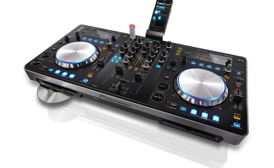 Pioneer XDJ-R1: USB-CD-Player &amp; DJ-Controller mit iOS AnbindungPioneer XDJ-R1: All-in-One dj-controller &amp; USB-CD-Player with remotebox