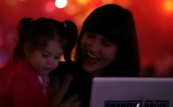 Erste Baby DJ-Schule in Brooklyn (NY) - Musik- oder Konsumerziehung?