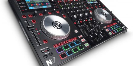 Numark NV - 4-Deck DJ-Controller mit Screens