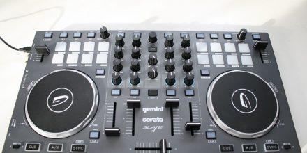 Test: Gemini Slate 4 – Einstiegs-Controller für Serato DJ Intro