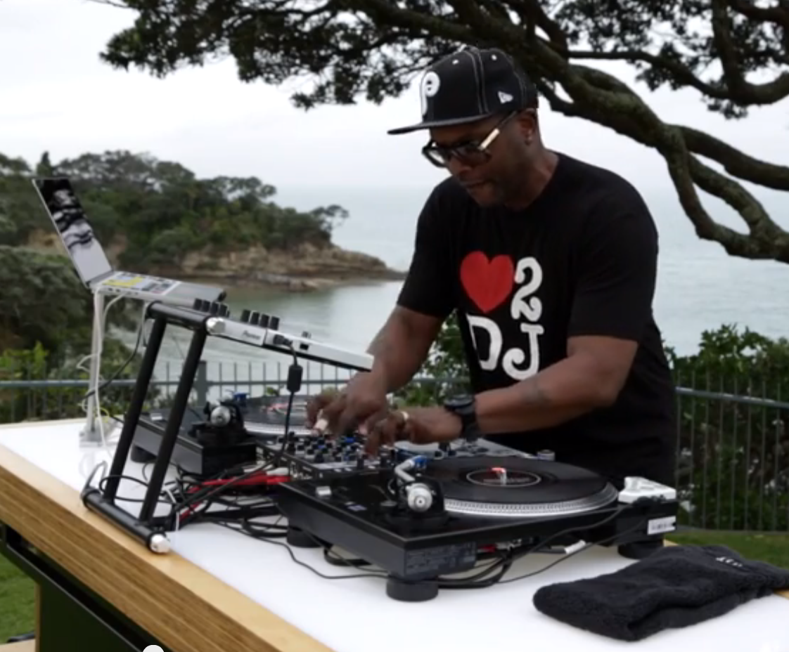 Video: DJ Jazzy Jeff - Peter Piper Routine
