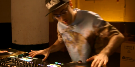 Video: DJ Shiftee, 2 Turntables und der S8
