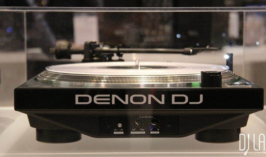 Neu: Denon DJ VL12 - DJ-Plattenspieler mit LED-Ring, NAMM 2016
