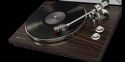 Plattenspieler von AKAI