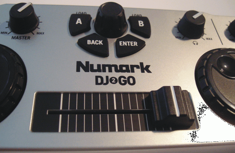 NUMARK DJ 2 GO - Review