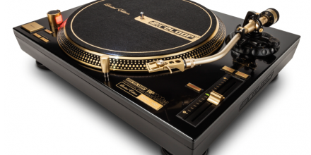 Goldener Plattenspieler von RELOOP