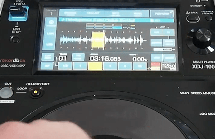 XDJ-1000 mit Rekordbox und Serato DJ