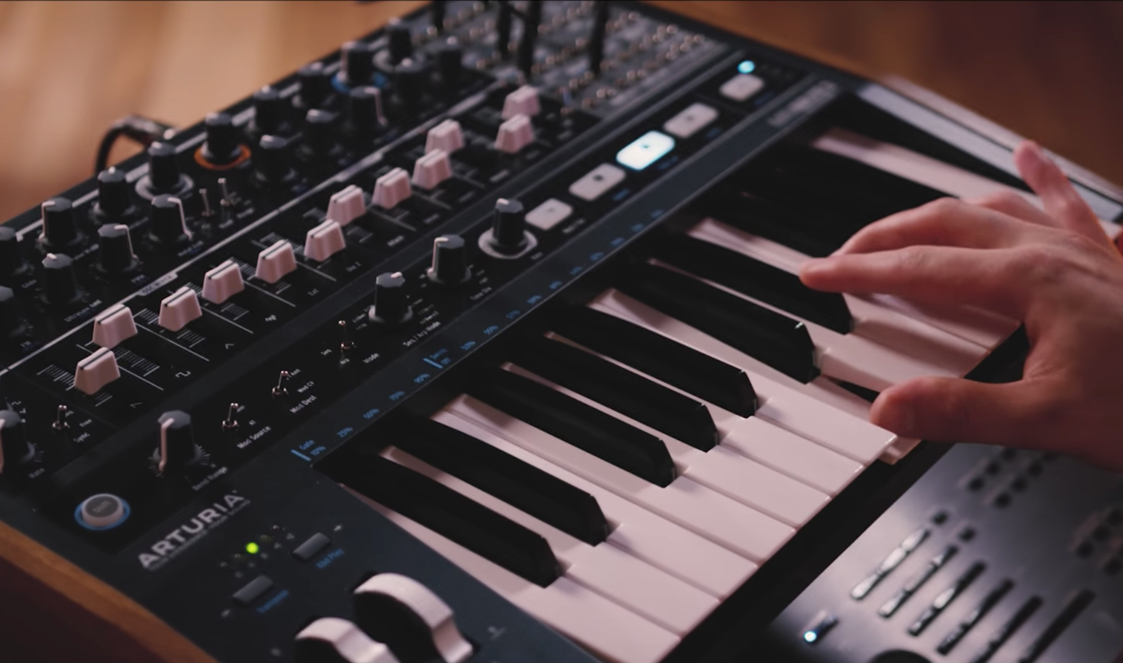 NAMM 2018: Arturia MiniBrute 2