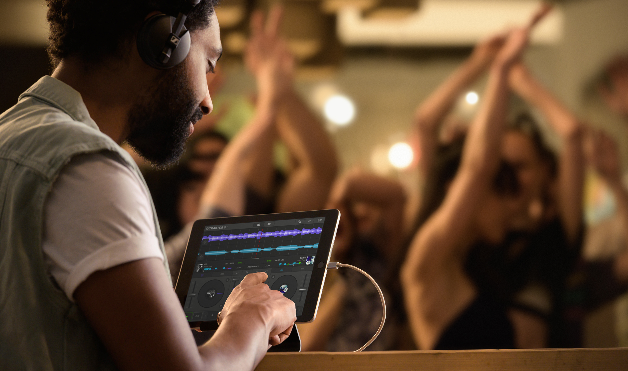 Traktor DJ 2 – neue DJ-App mit SoundCloud-Integration für Mac, PC und iPad