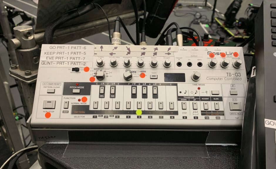 The Chemical Brothers verlosen ihre Roland TB-03 für einen guten Zweck