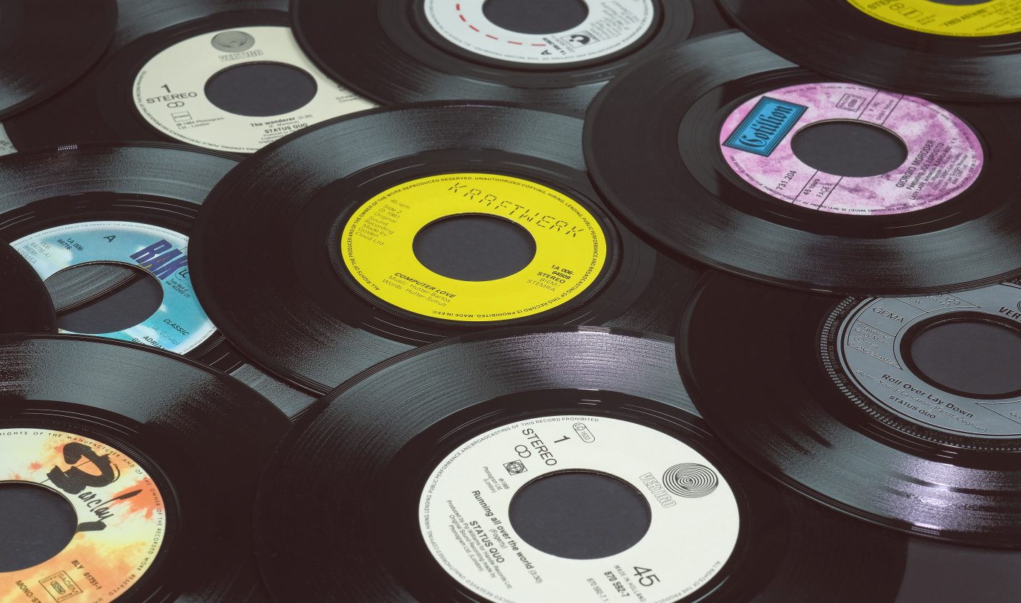 USA: Vinyl-Verkäufe erstmals seit 30 Jahren höher als Umsatz mit CDs