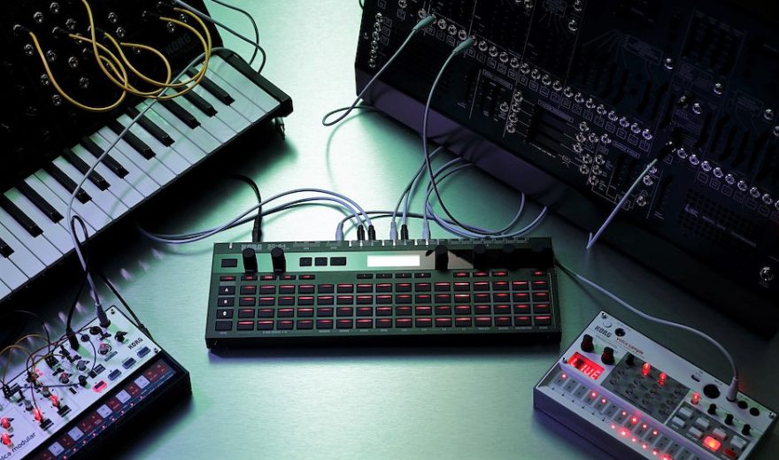 Leak: SQ-64 Sequencer und ARP 2600 Mini von Korg