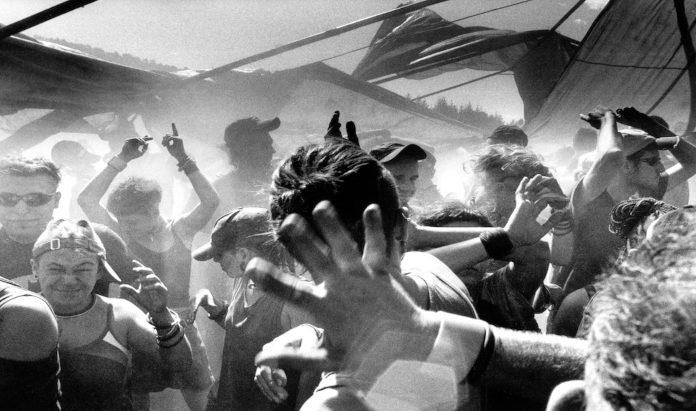Dirty Dancing: Bildband über die Free-Party-Szene der späten 90er