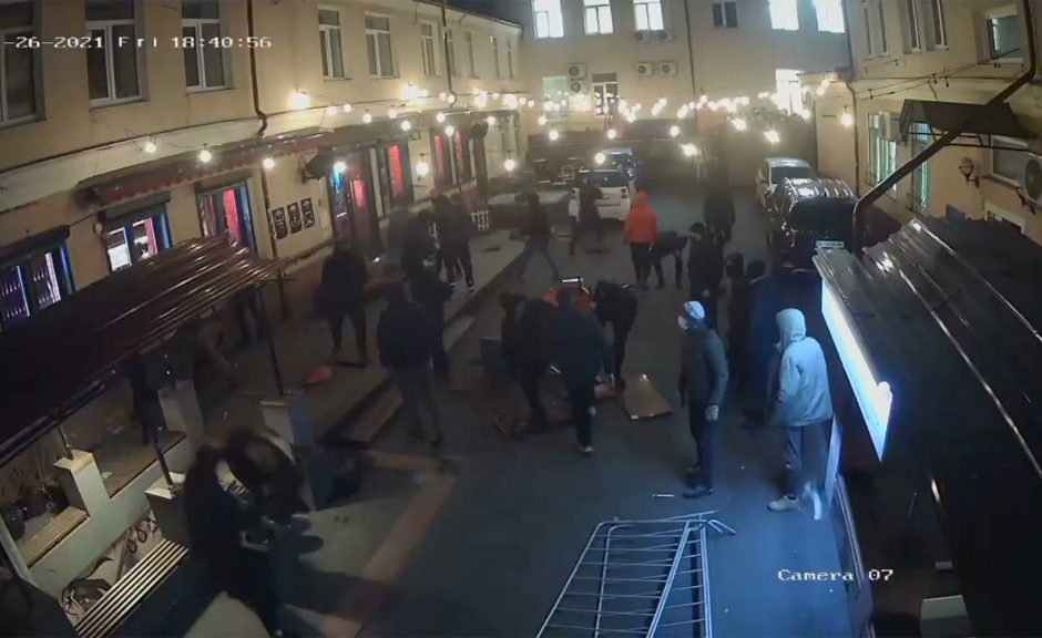 Kiew: Techno-Club wird von rechtem Mob attackiert