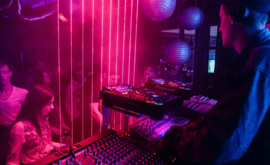 Coming To Berlin: Buch über Berliner Clubkultur möchte Klischee von "Techno-Stadt" hinterfragen