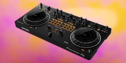 Test: Pioneer DJ DDJ-REV1 / DJ-Controller