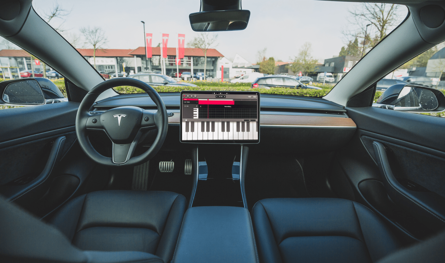 DAW direkt im Auto: Mit 'Tesla Trax' Beats produzieren
