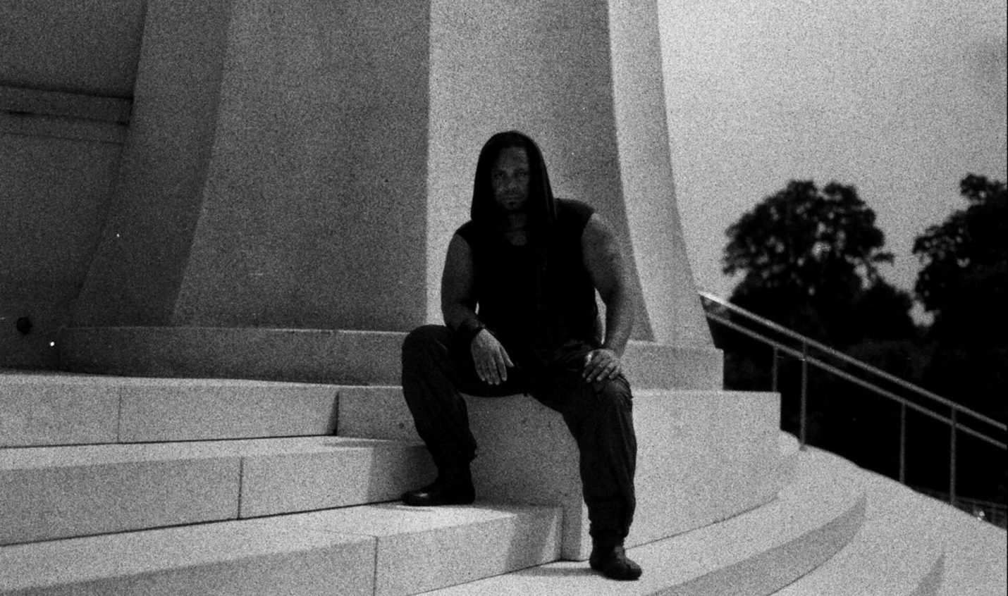 Hieroglyphic Being: "Man wird nicht geboren, um die Bitch von jemand zu sein"