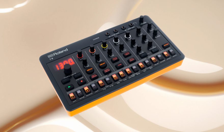 Test: Roland T-8 / Mini-Drummachine mit FX und Basssynth