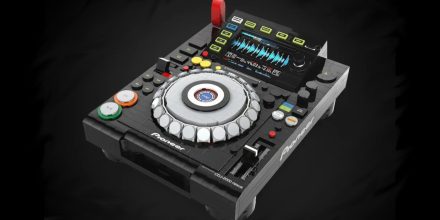 Pioneer DJ: CDJ 2000 Nexus als LEGO-Bausatz