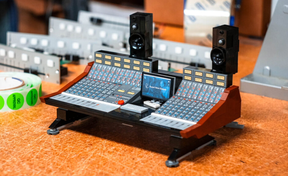 Lego-Bausatz des 5088 Mixers von Rupert Neve