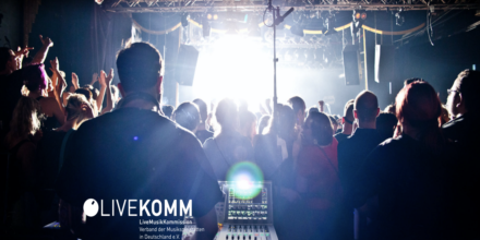 LiveKomm: Appell zur Umverteilung zugunsten von kleinen Clubs und Festivals 