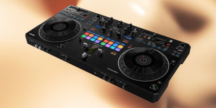 Test: Pioneer DJ DDJ-REV5 – Zweikanaliger Battle-Style-Controller