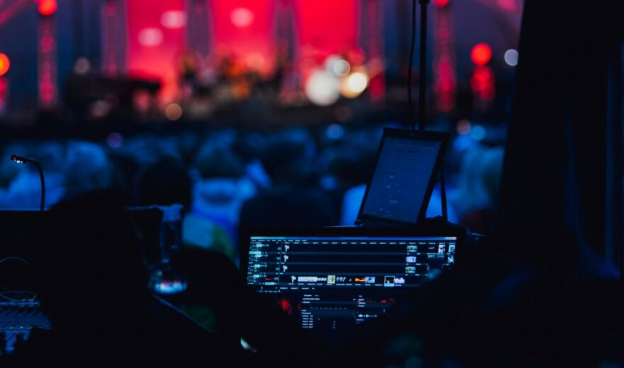 PlugIn: Neue Technikförderung für Clubs von der Initiative Musik