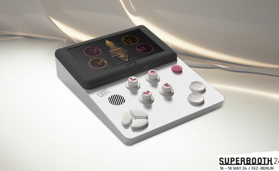 Superbooth 24: First LOVE FM – FM Synthese im Game Boy Design