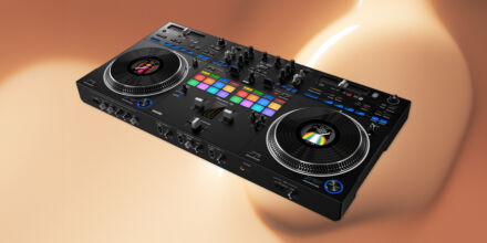 Test: Pioneer DJ  – DDJ-REV7 – Professioneller Scratch-Controller