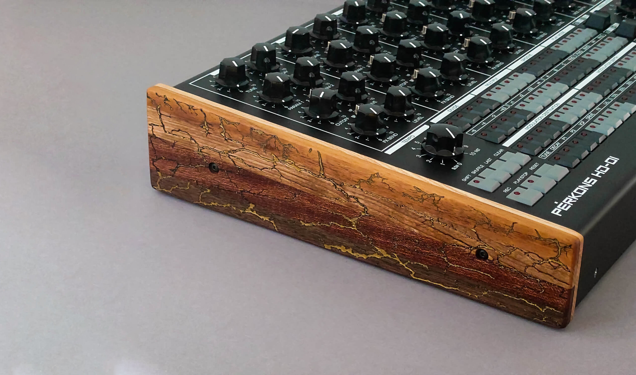 Perkons HD-01 BLACK Limited Edition