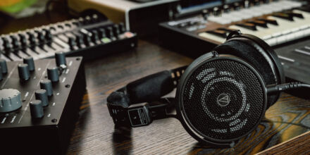 NAMM 2025: Audio-Technica stellt mit ATH-R70xa und ATH-R50x neue Kopfhörer-Serie vor