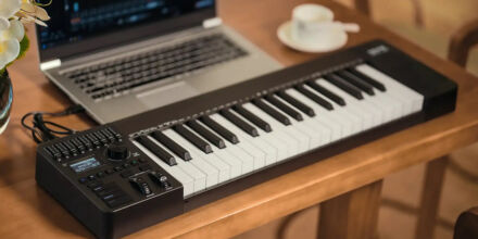 NUX NTK: Keyboard-Controller mit Trackpad