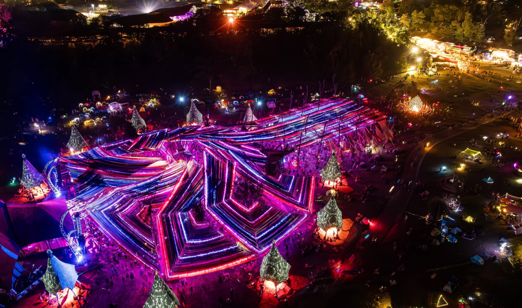 ein Brand auf dem Ozora Festival in Ungarn