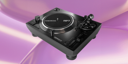 Reloop RP-7: Spezial-Plattenspieler für 7’’-Vinyl und DJs