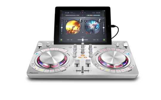 DDJ-WeGO3_WHITE_FRONT_IPAD_WHITEBG