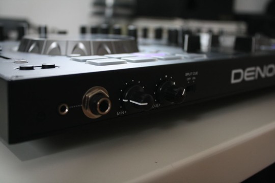 Denon DJ - MC4000 - Kopfhöreranschluss